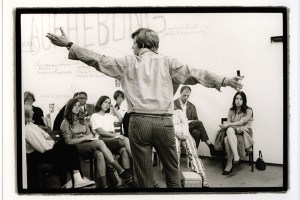 Bazon Brock, Escuela de visitantes, Documenta 4, 1968, Museum Fridericianum, Kassel. Foto: Hans Puttnies © documenta Archiv Bazon Brock, Escuela de visitantes, Documenta 4, 1968, Museum Fridericianum, Kassel. Foto: Hans Puttnies © documenta Archiv