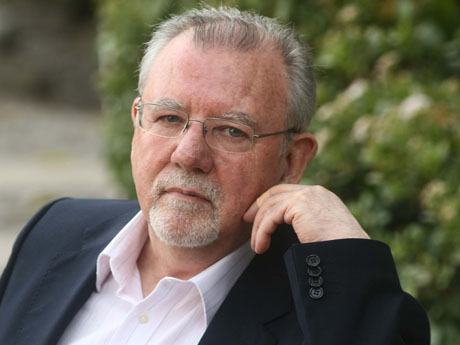 Óscar Hahn gana el Premio Pablo Neruda de Poesía 2011